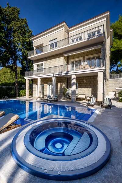 Jacuzzi