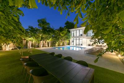 Alfresco Dining