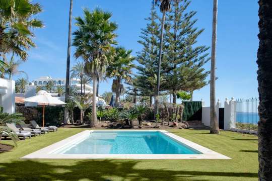 2 Swimming Pools