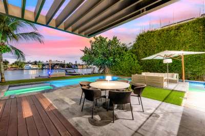 Alfresco Dining
