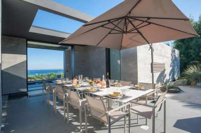 Alfresco Dining