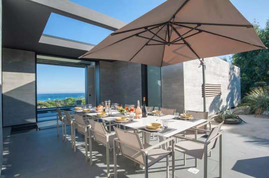 Alfresco Dining