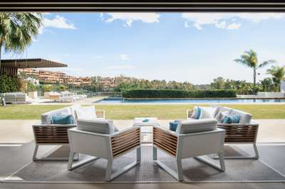 Outdoor Lounge Areas