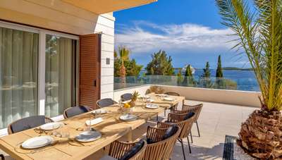 Alfresco Dining