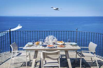 Alfresco Dining