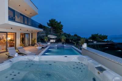 Jacuzzi