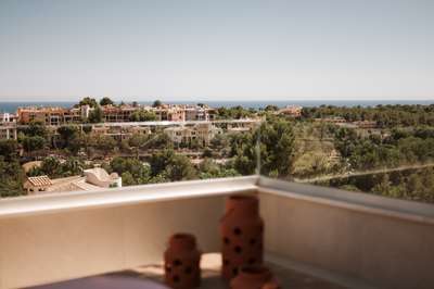 Walk to Local Restaurants