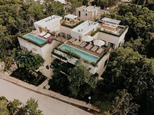 2 Swimming Pools