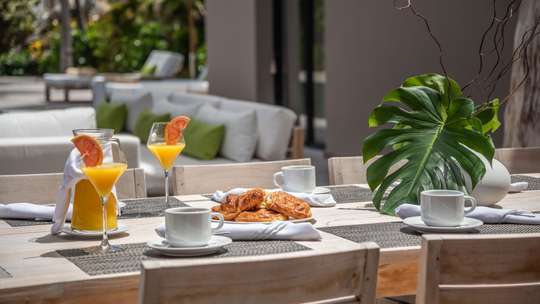 Alfresco Dining
