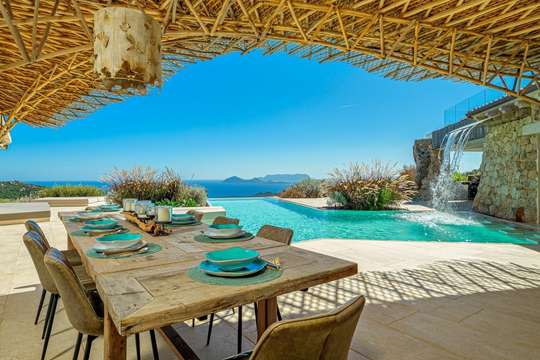 Alfresco Dining