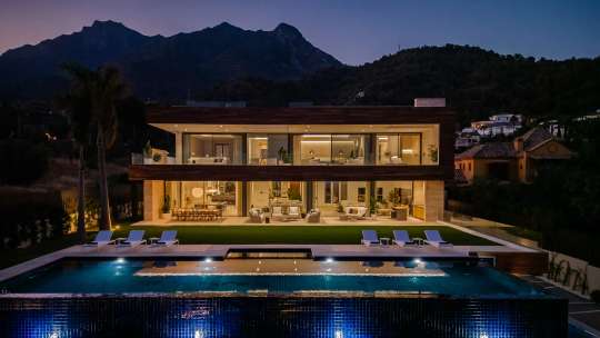 Heated Infinity Pool