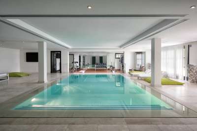 2 Swimming Pools