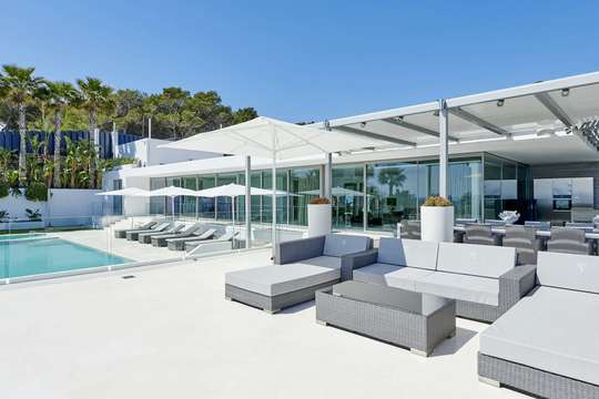Outdoor Lounge Areas
