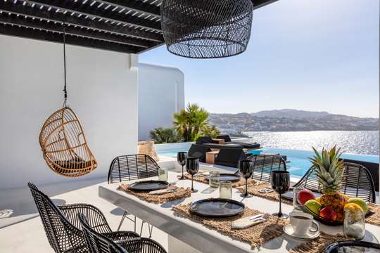 Alfresco Dining