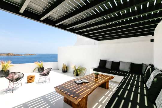Outdoor Lounge Areas