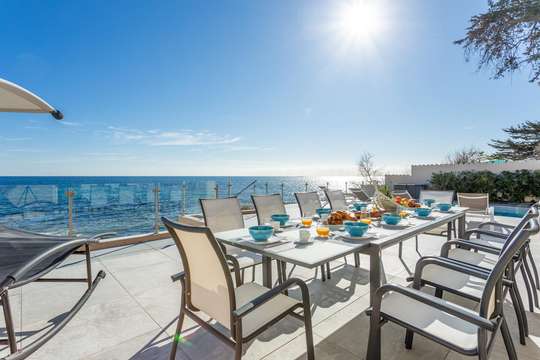 Alfresco Dining