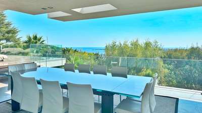 Alfresco Dining