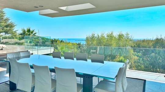 Alfresco Dining