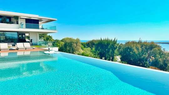 Heated Infinity Pool