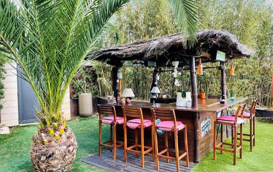 Outdoor Bar