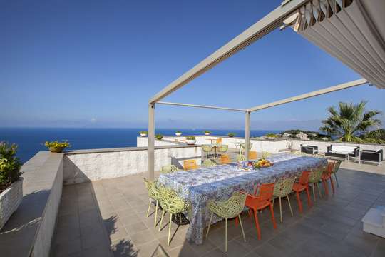 Alfresco Dining