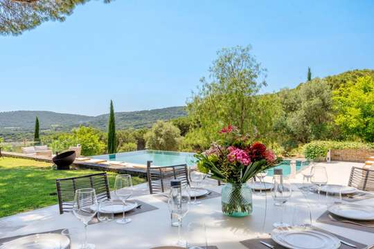 Alfresco Dining