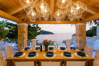 Alfresco Dining