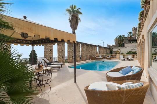 Outdoor Lounge Area