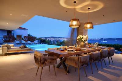Alfresco Dining