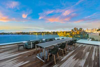Alfresco Dining