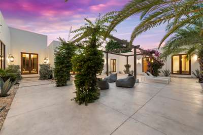 Outdoor Lounge Area
