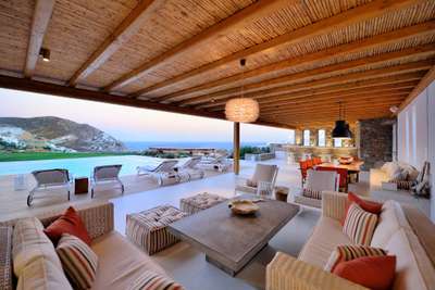 Outdoor Lounge Areas