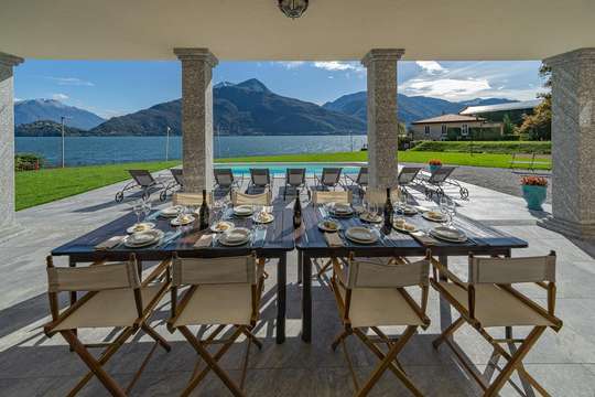 Alfresco Dining
