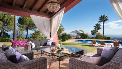Outdoor Lounge Area