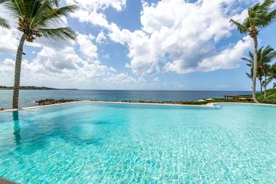 Heated Infinity Pool
