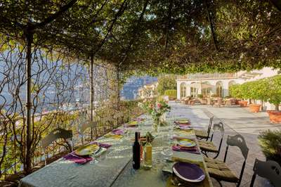 Alfresco Dining