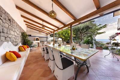 Alfresco Dining