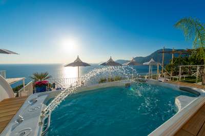 Jacuzzi