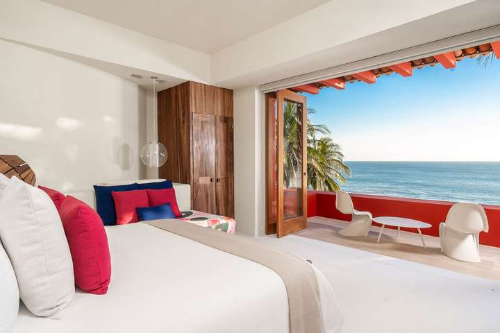 Pacifica Master Suite