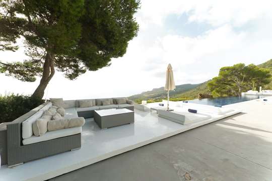 Outdoor Lounge Areas