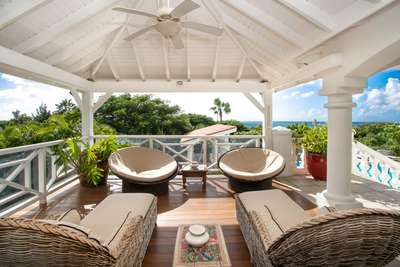 Outdoor Lounge Areas