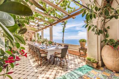 Alfresco Dining