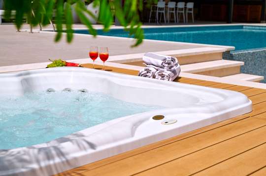Jacuzzi