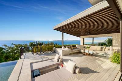 Outdoor Lounge Areas