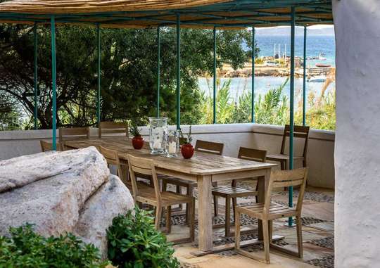 Alfresco Dining