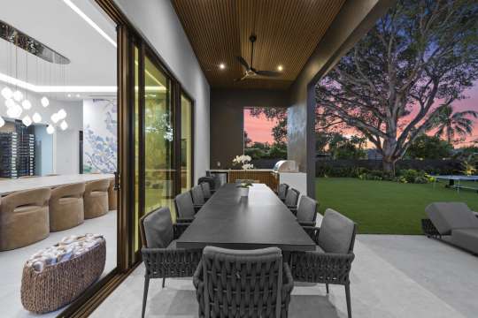 Alfresco Dining