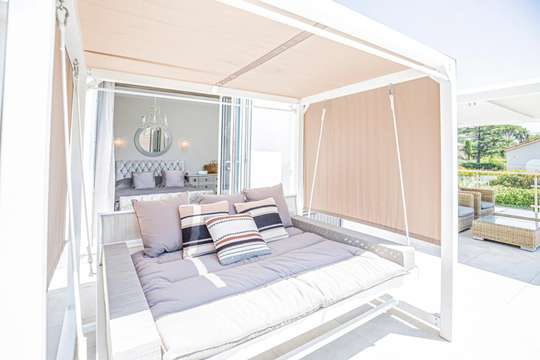 Outdoor Lounge Areas