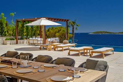 Alfresco Dining