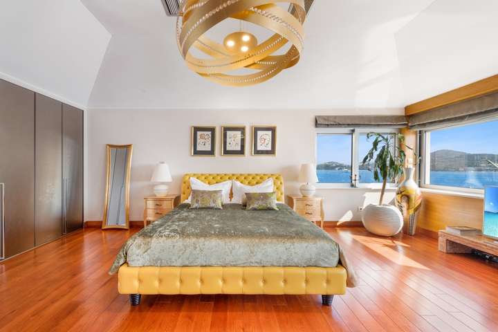 Bedroom 5 - Master Suite