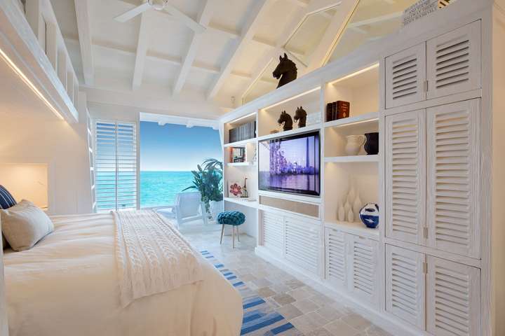 Bedroom 5 - Moon Suite